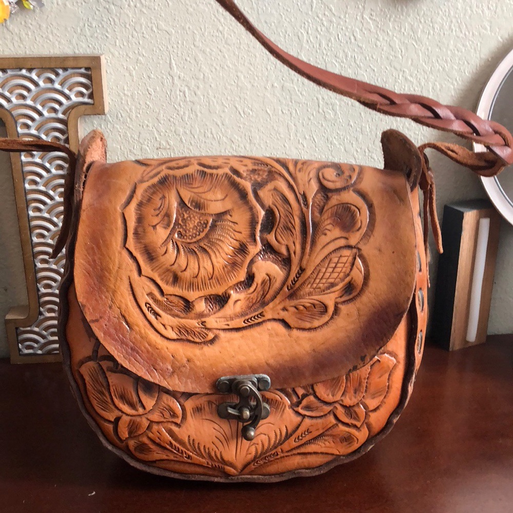 ♥️ Brown Leather Mexican Engraved Messenger Bag ♥️